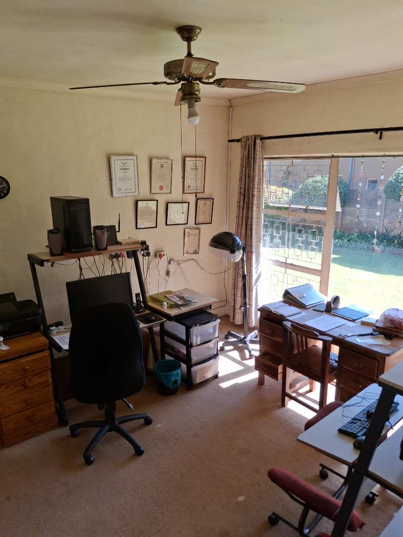 5 Bedroom Property for Sale in Eldoraigne Gauteng