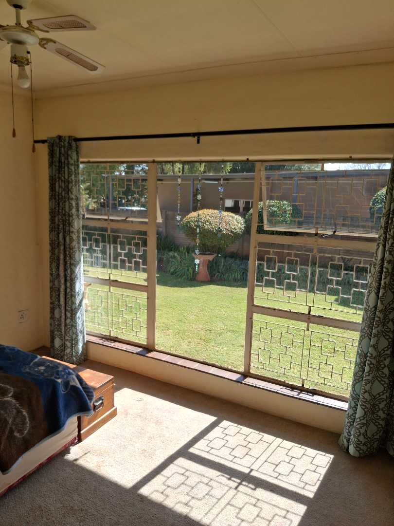 5 Bedroom Property for Sale in Eldoraigne Gauteng