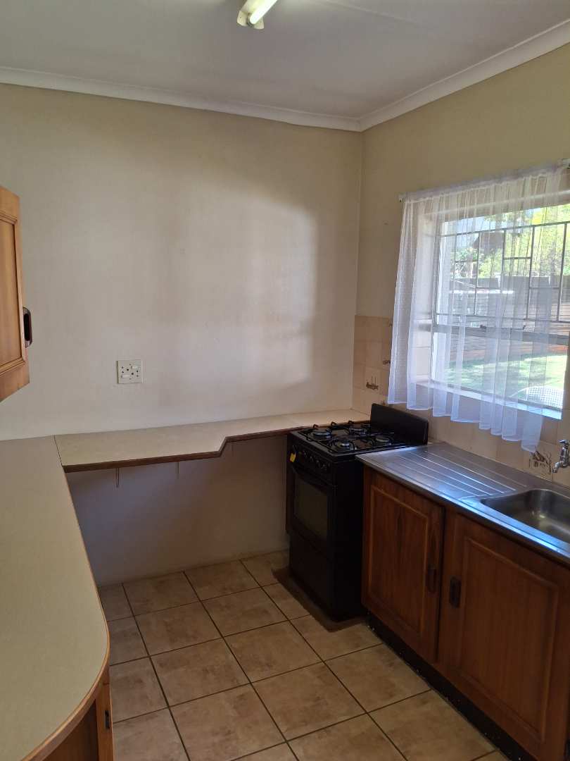 5 Bedroom Property for Sale in Eldoraigne Gauteng