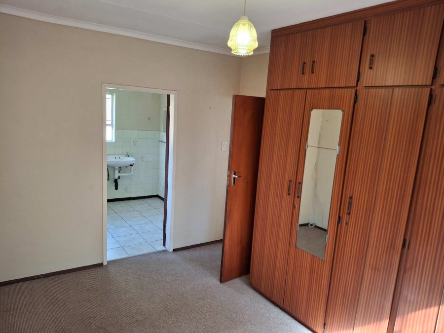 5 Bedroom Property for Sale in Eldoraigne Gauteng