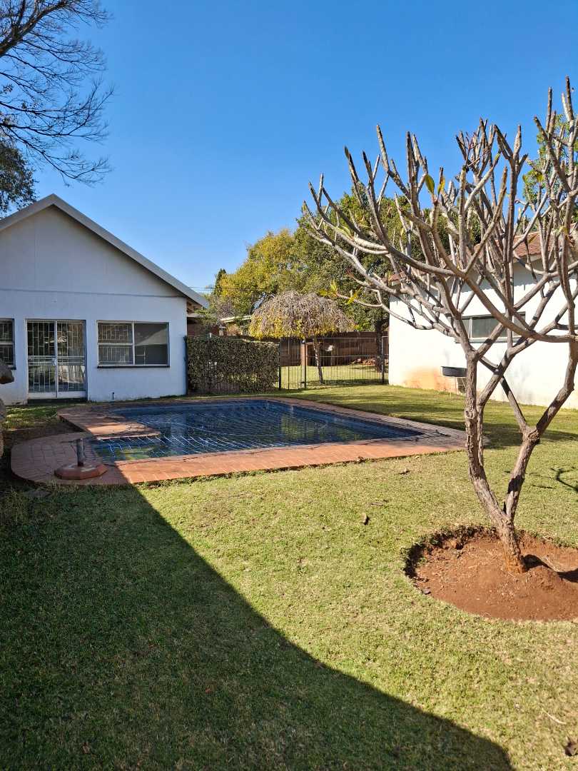 5 Bedroom Property for Sale in Eldoraigne Gauteng