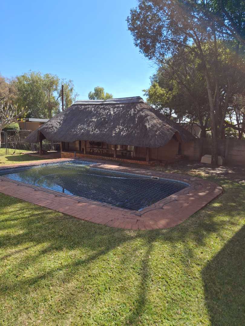 5 Bedroom Property for Sale in Eldoraigne Gauteng