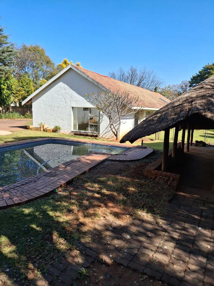 5 Bedroom Property for Sale in Eldoraigne Gauteng