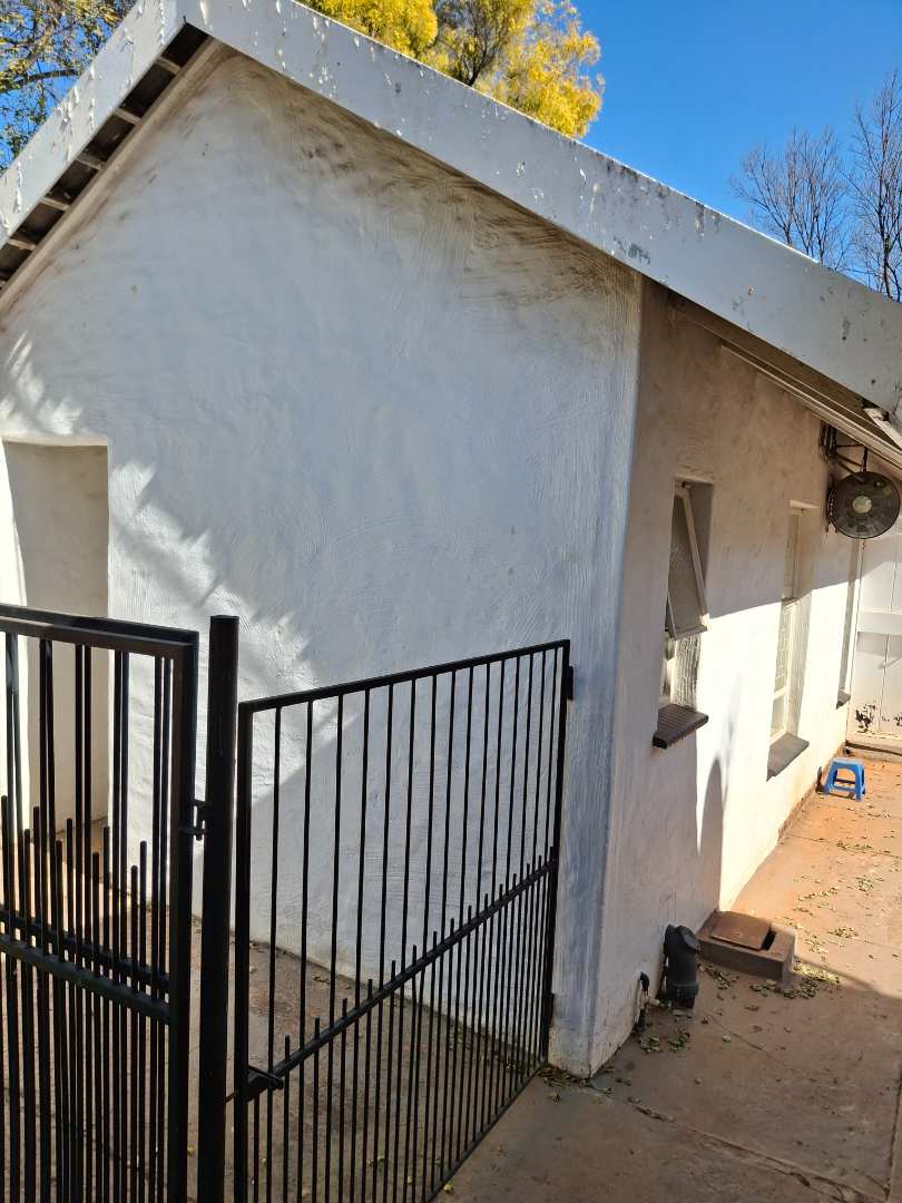 5 Bedroom Property for Sale in Eldoraigne Gauteng