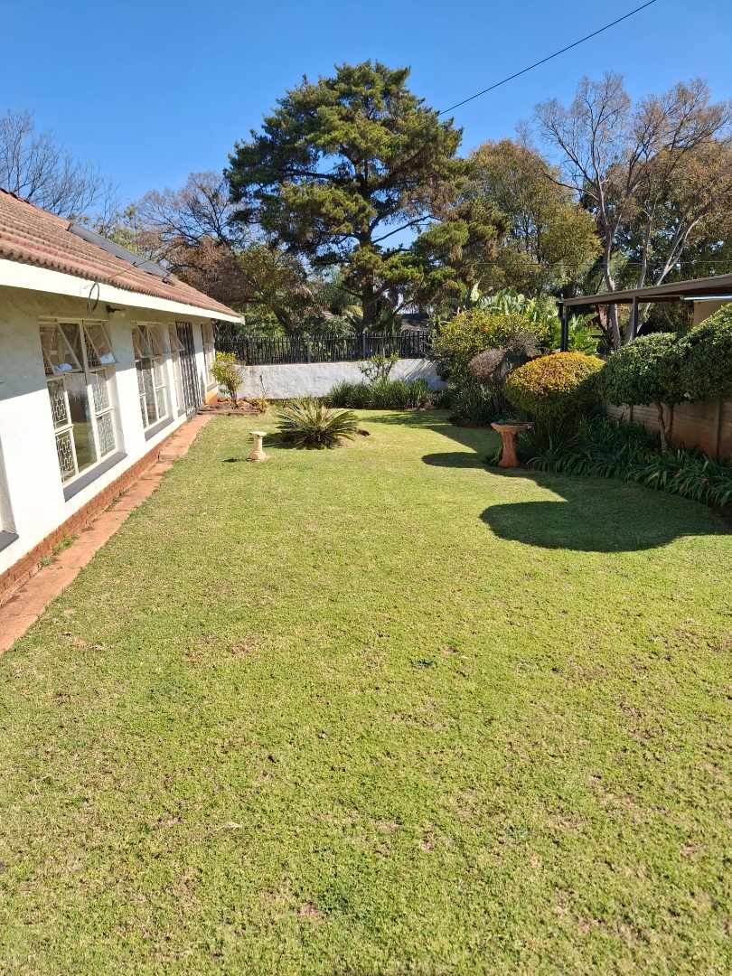 5 Bedroom Property for Sale in Eldoraigne Gauteng