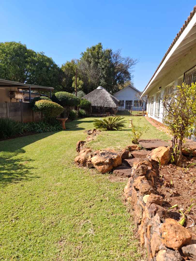 5 Bedroom Property for Sale in Eldoraigne Gauteng