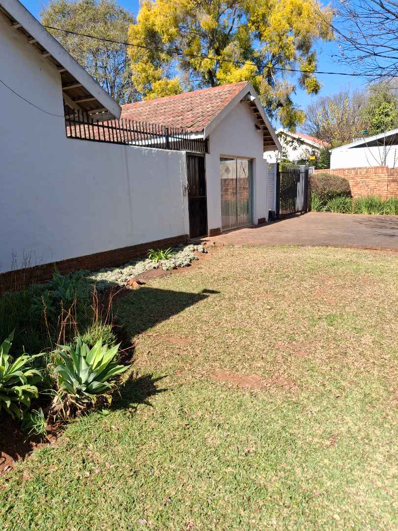 5 Bedroom Property for Sale in Eldoraigne Gauteng