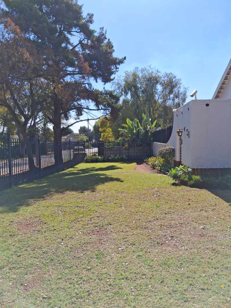 5 Bedroom Property for Sale in Eldoraigne Gauteng
