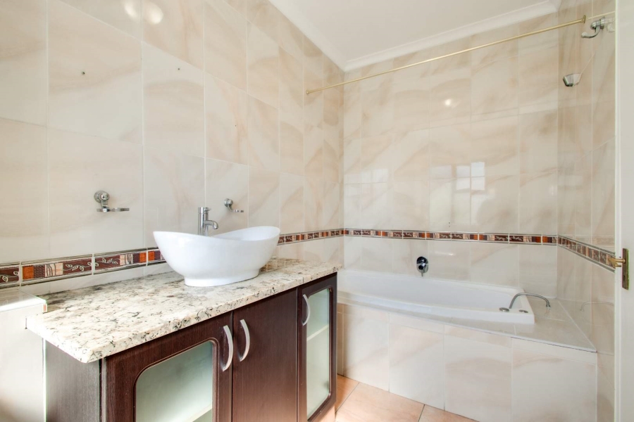 To Let 3 Bedroom Property for Rent in Kyalami Glen Estate Gauteng