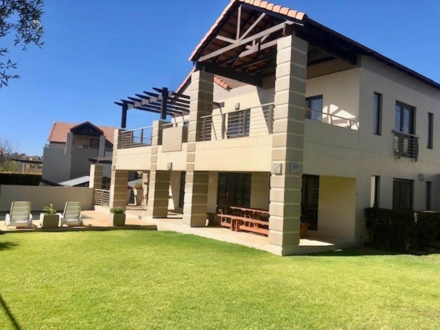 To Let 2 Bedroom Property for Rent in Fourways Gauteng