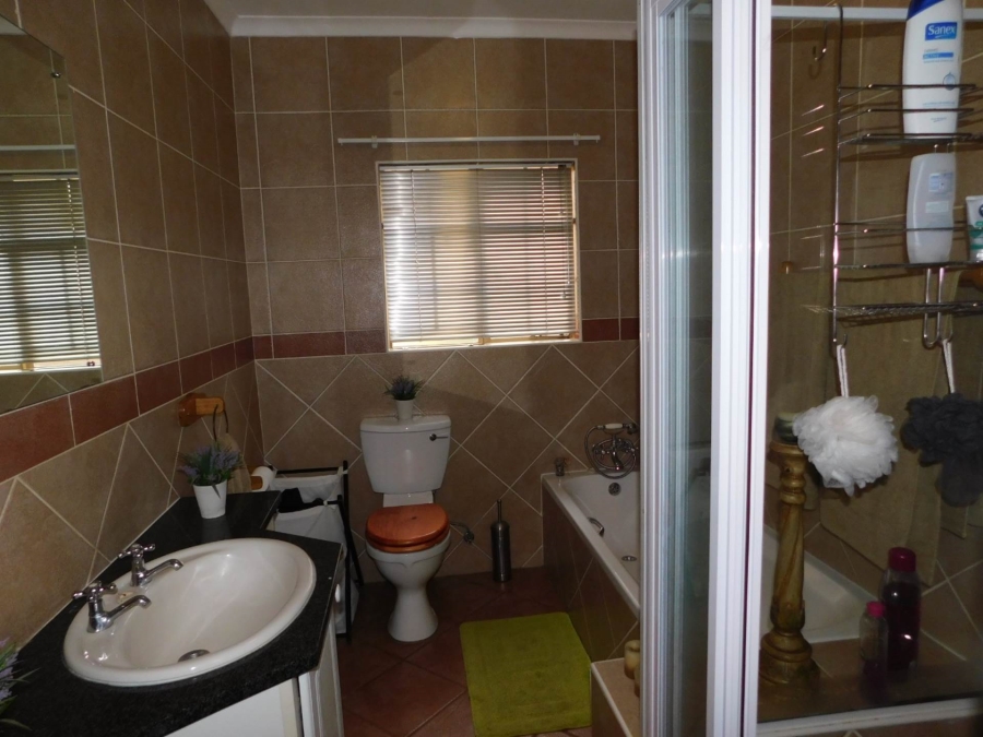 To Let 3 Bedroom Property for Rent in Moreleta Park Gauteng
