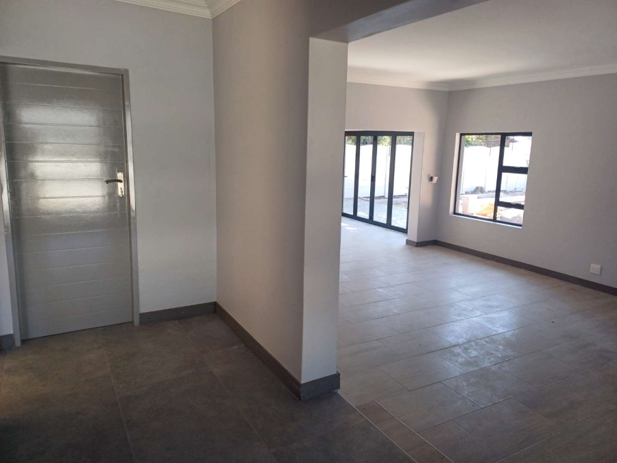 4 Bedroom Property for Sale in Brackenhurst Gauteng
