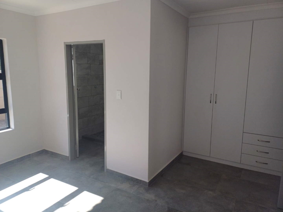 4 Bedroom Property for Sale in Brackenhurst Gauteng