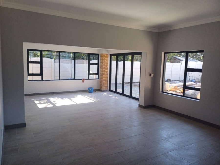 4 Bedroom Property for Sale in Brackenhurst Gauteng