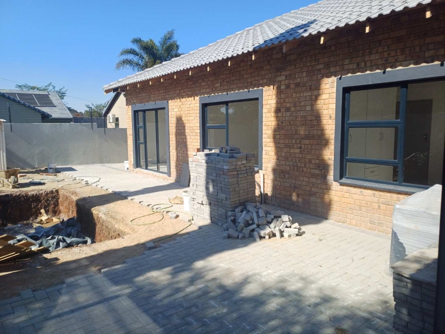 4 Bedroom Property for Sale in Brackenhurst Gauteng