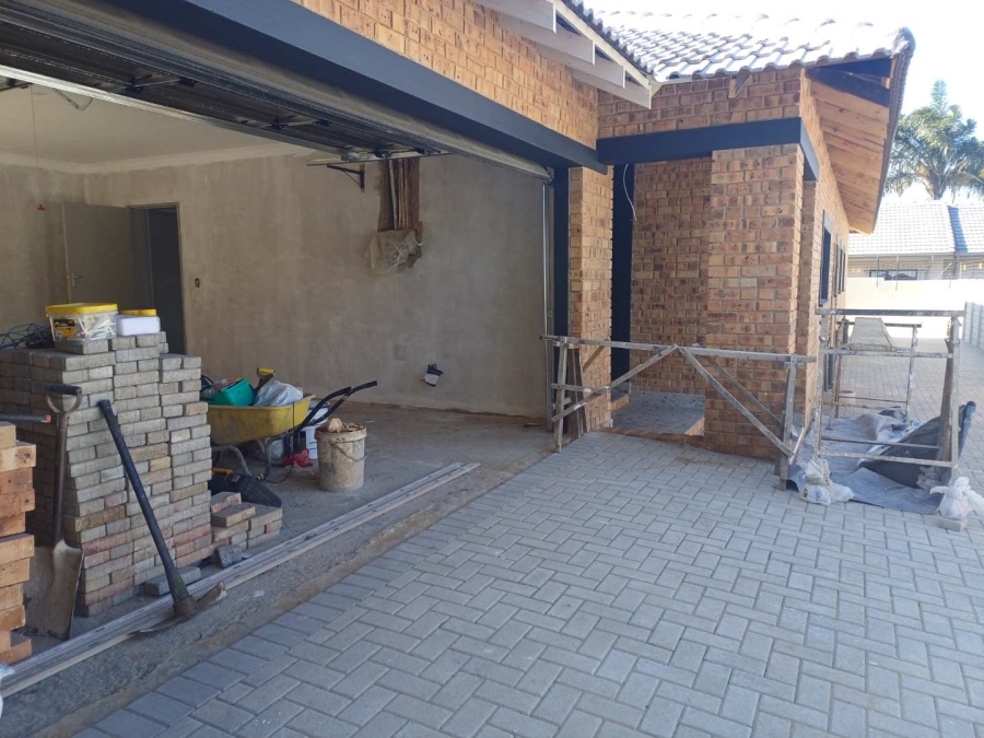 4 Bedroom Property for Sale in Brackenhurst Gauteng