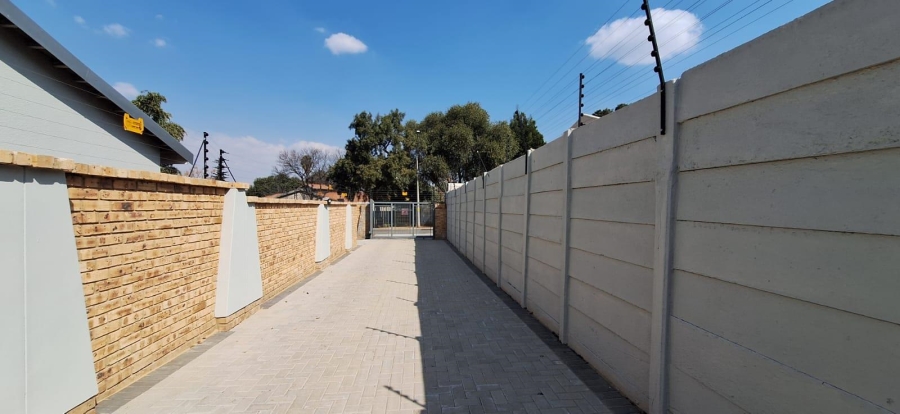 4 Bedroom Property for Sale in Brackenhurst Gauteng