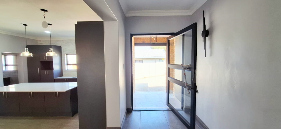 4 Bedroom Property for Sale in Brackenhurst Gauteng