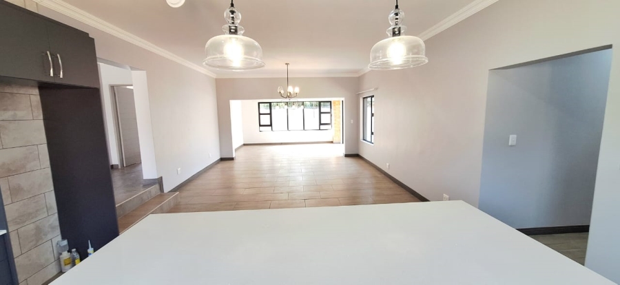4 Bedroom Property for Sale in Brackenhurst Gauteng