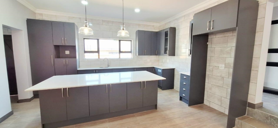 4 Bedroom Property for Sale in Brackenhurst Gauteng