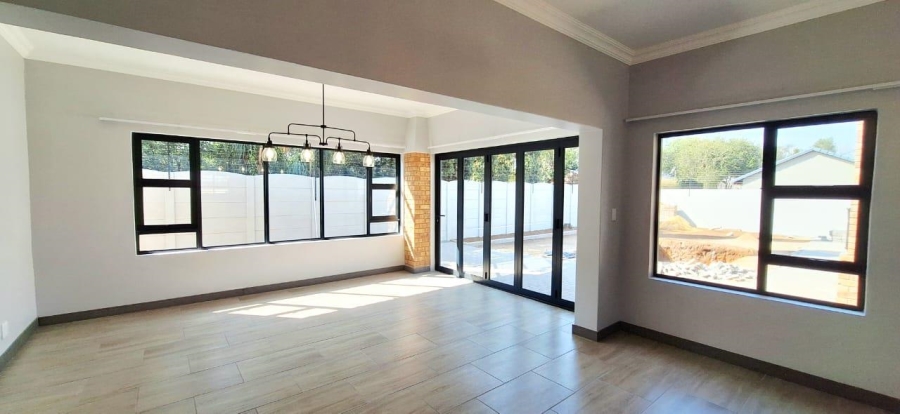 4 Bedroom Property for Sale in Brackenhurst Gauteng
