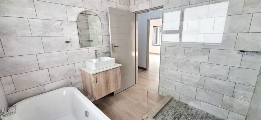 4 Bedroom Property for Sale in Brackenhurst Gauteng