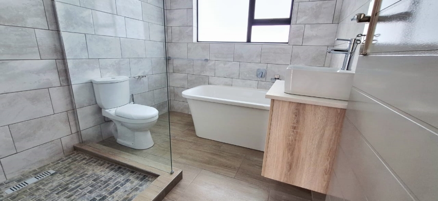 4 Bedroom Property for Sale in Brackenhurst Gauteng