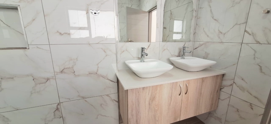 4 Bedroom Property for Sale in Brackenhurst Gauteng