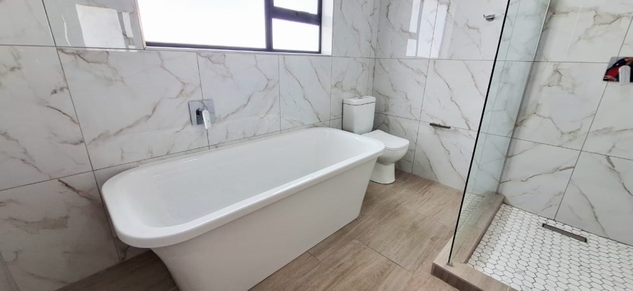 4 Bedroom Property for Sale in Brackenhurst Gauteng