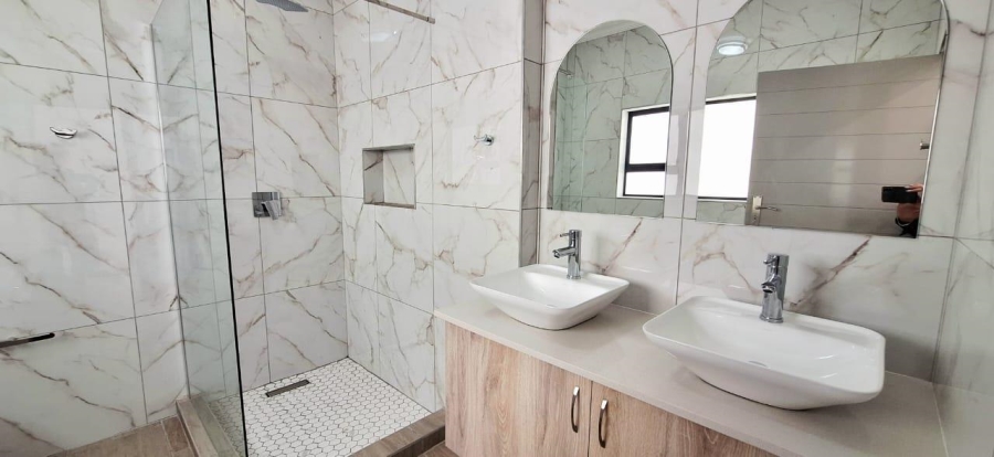 4 Bedroom Property for Sale in Brackenhurst Gauteng