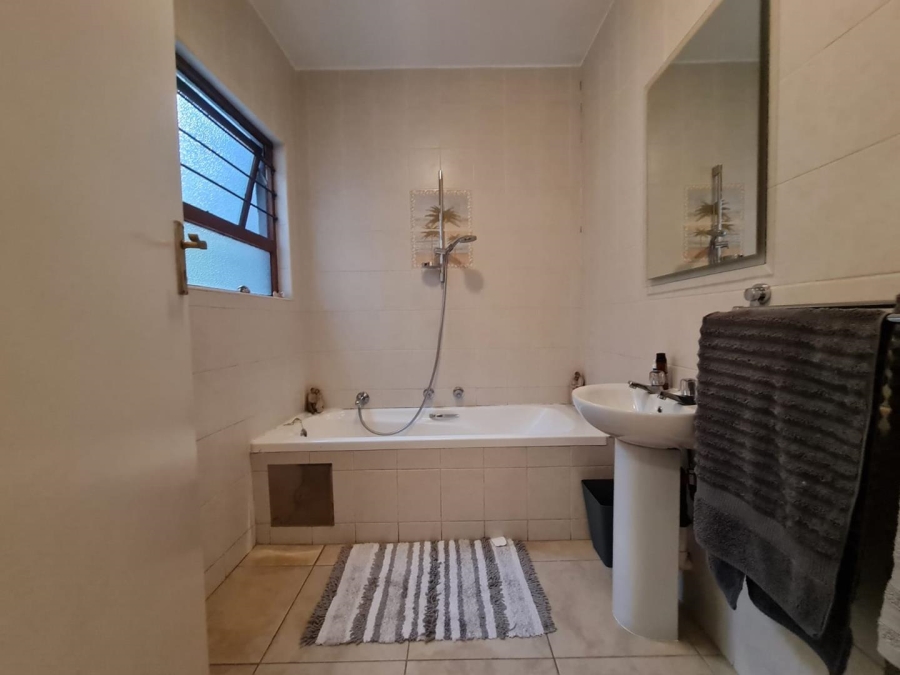 2 Bedroom Property for Sale in Glenvista Gauteng