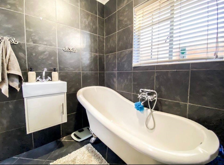 2 Bedroom Property for Sale in Brentwood Park Gauteng