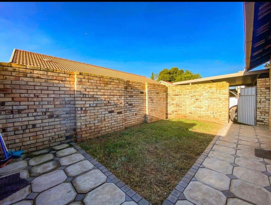 2 Bedroom Property for Sale in Brentwood Park Gauteng