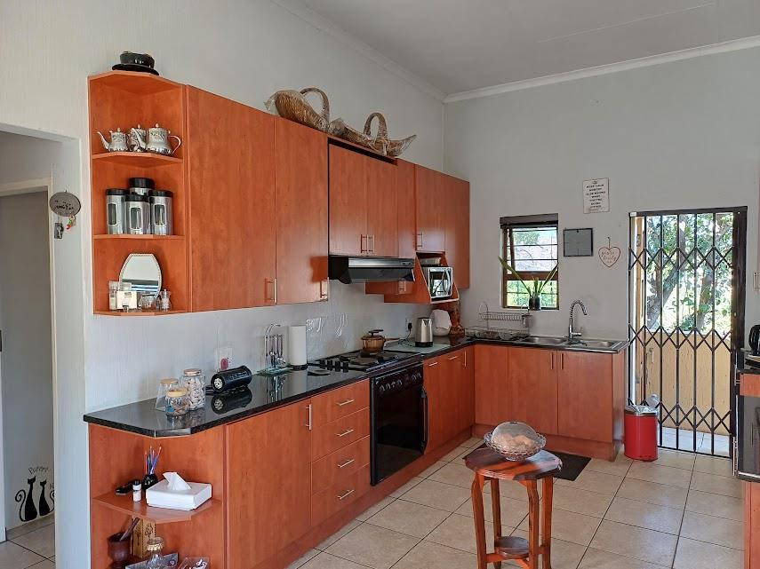 3 Bedroom Property for Sale in Oakdene Gauteng