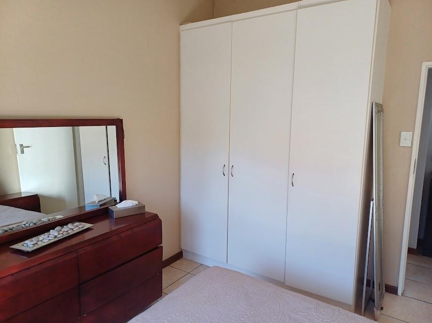 3 Bedroom Property for Sale in Oakdene Gauteng