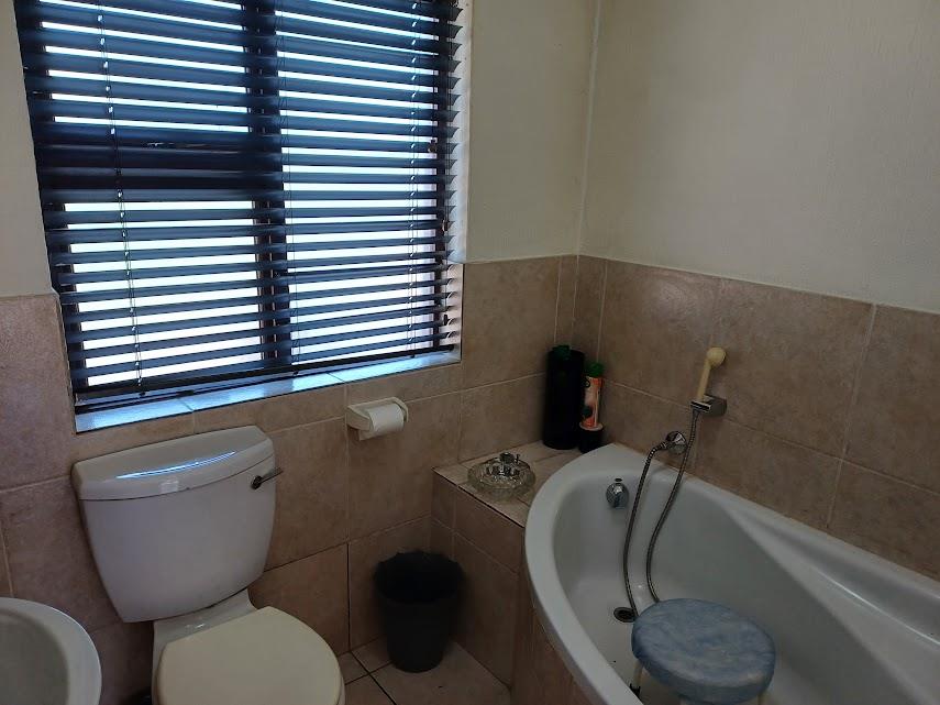 3 Bedroom Property for Sale in Oakdene Gauteng