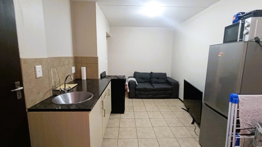 1 Bedroom Property for Sale in Erand Gardens Gauteng