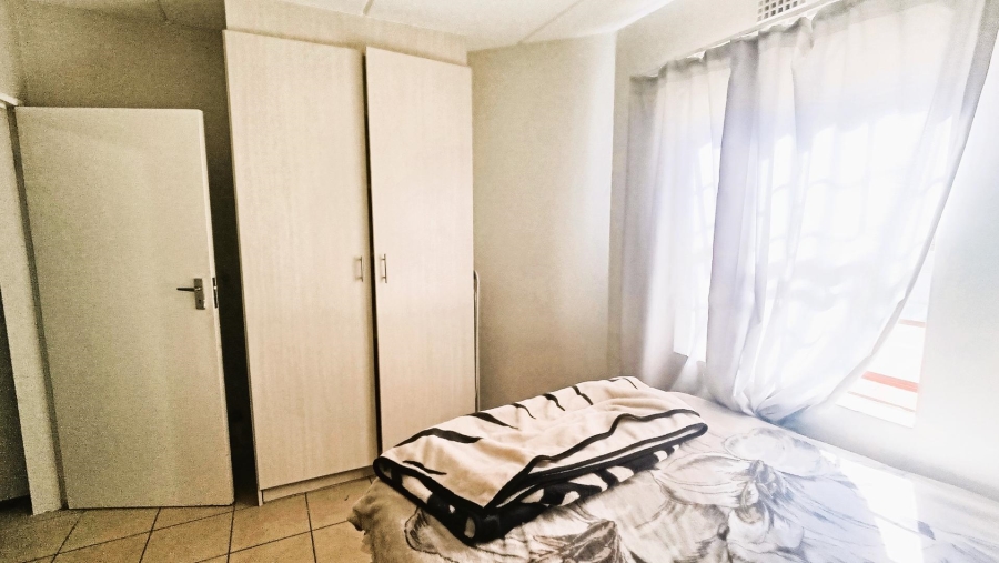 1 Bedroom Property for Sale in Erand Gardens Gauteng