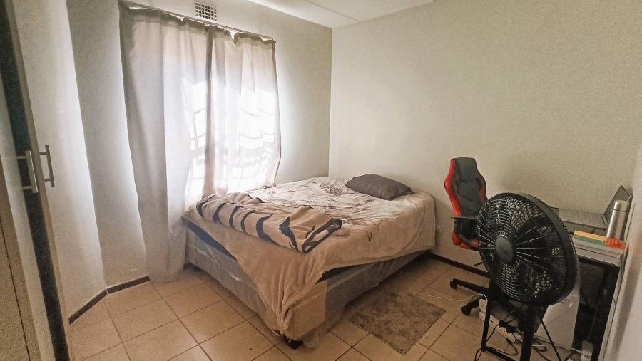 1 Bedroom Property for Sale in Erand Gardens Gauteng