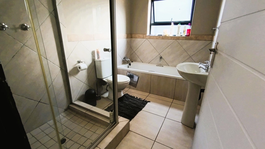 2 Bedroom Property for Sale in Midrand Gauteng