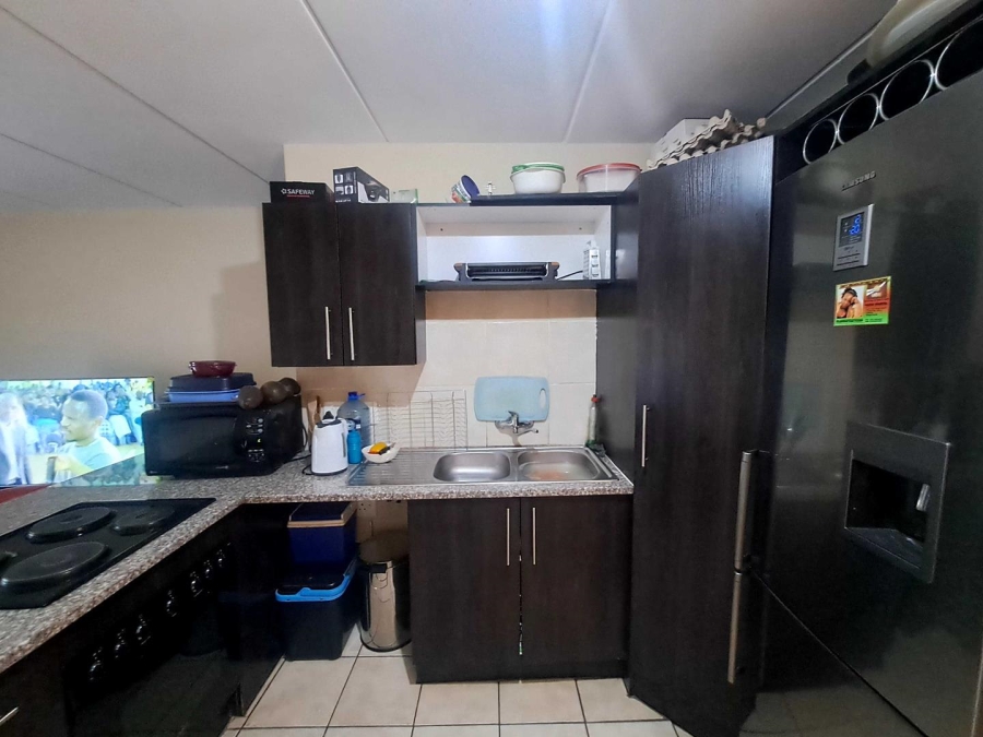 To Let 2 Bedroom Property for Rent in Kosmosdal Gauteng