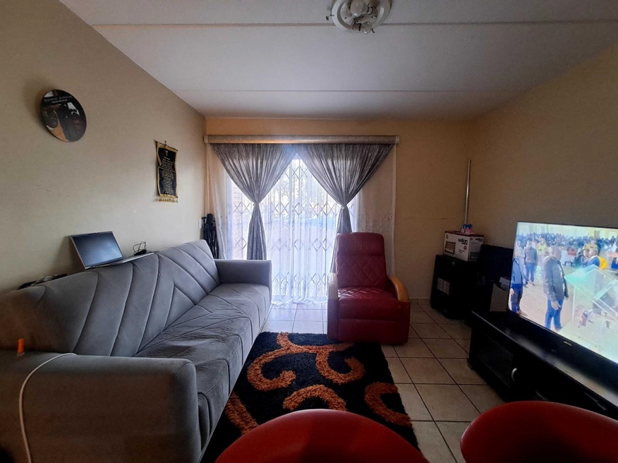 To Let 2 Bedroom Property for Rent in Kosmosdal Gauteng