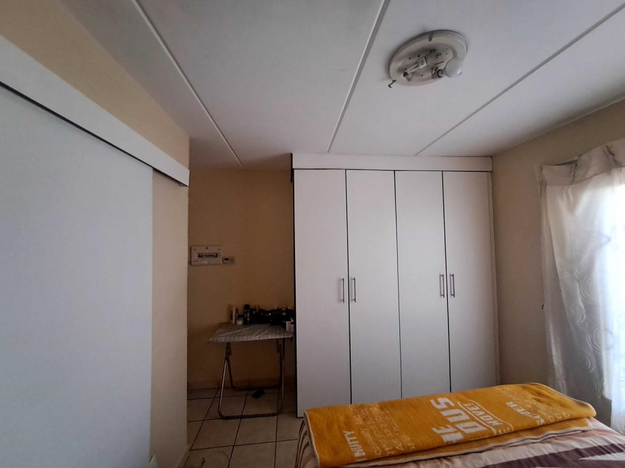To Let 2 Bedroom Property for Rent in Kosmosdal Gauteng