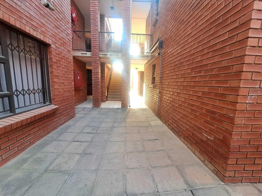 To Let 2 Bedroom Property for Rent in Kosmosdal Gauteng
