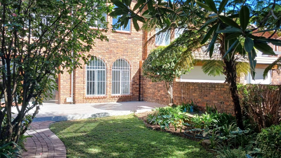To Let 3 Bedroom Property for Rent in River Club Gauteng