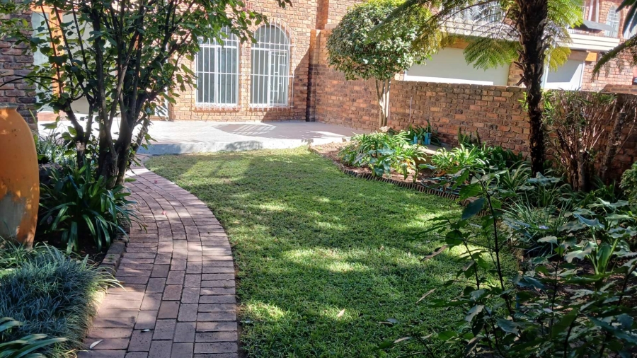 To Let 3 Bedroom Property for Rent in River Club Gauteng