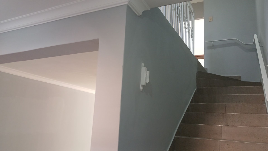 To Let 3 Bedroom Property for Rent in River Club Gauteng