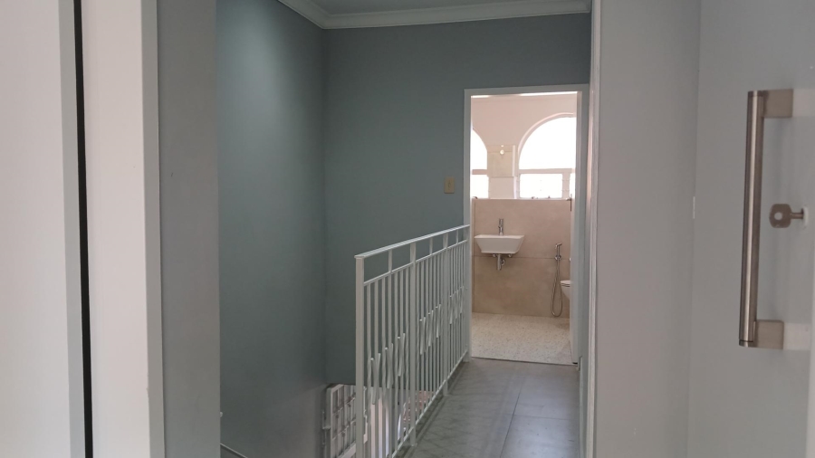 To Let 3 Bedroom Property for Rent in River Club Gauteng
