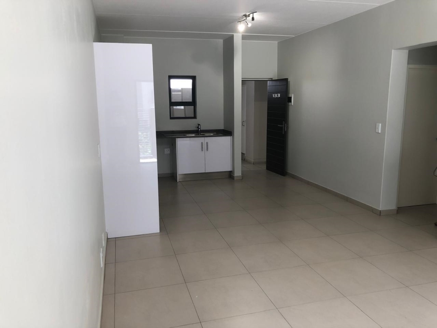 To Let 2 Bedroom Property for Rent in North Riding Gauteng