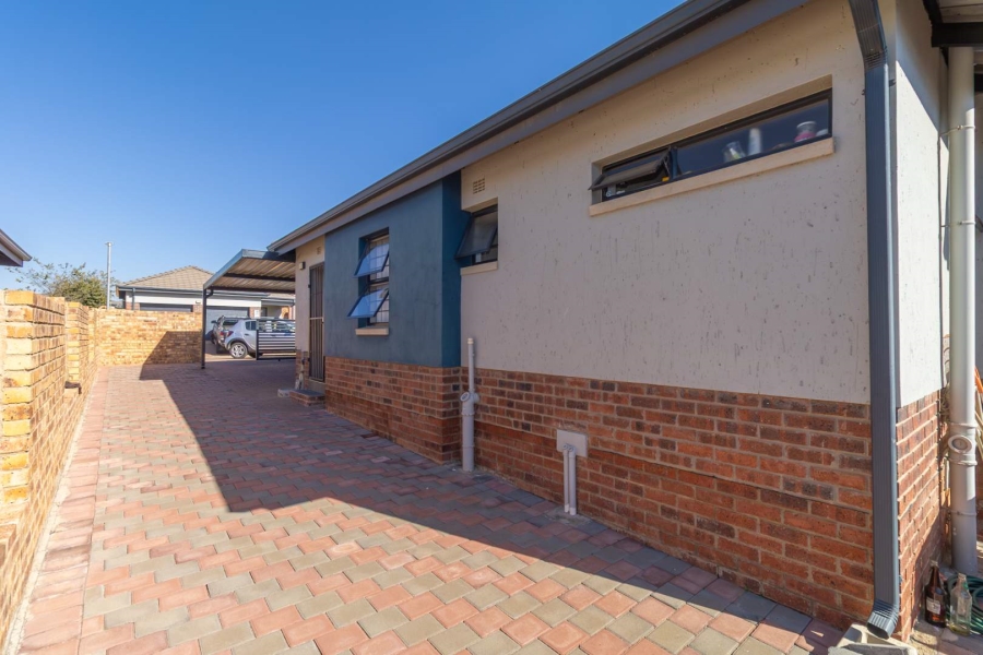 3 Bedroom Property for Sale in Cosmo City Gauteng